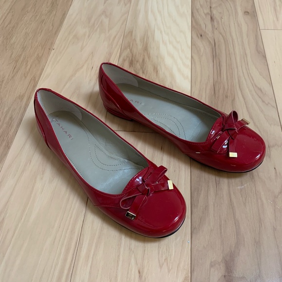 red patent leather flat shoes